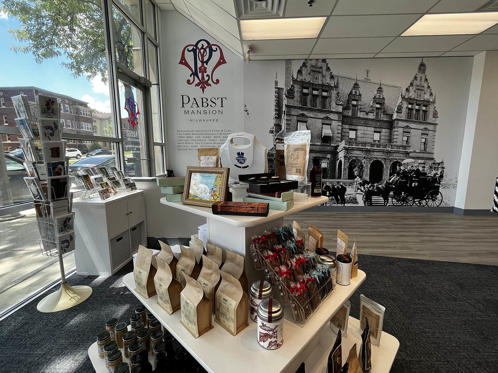 Pabst Mansion cuts the ribbon on its new visitors center