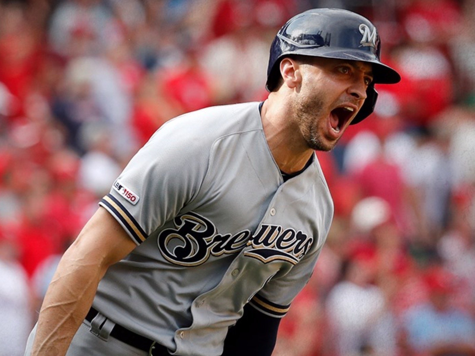 Ryan Braun shops for Brewers gear with a family at Kohl's
