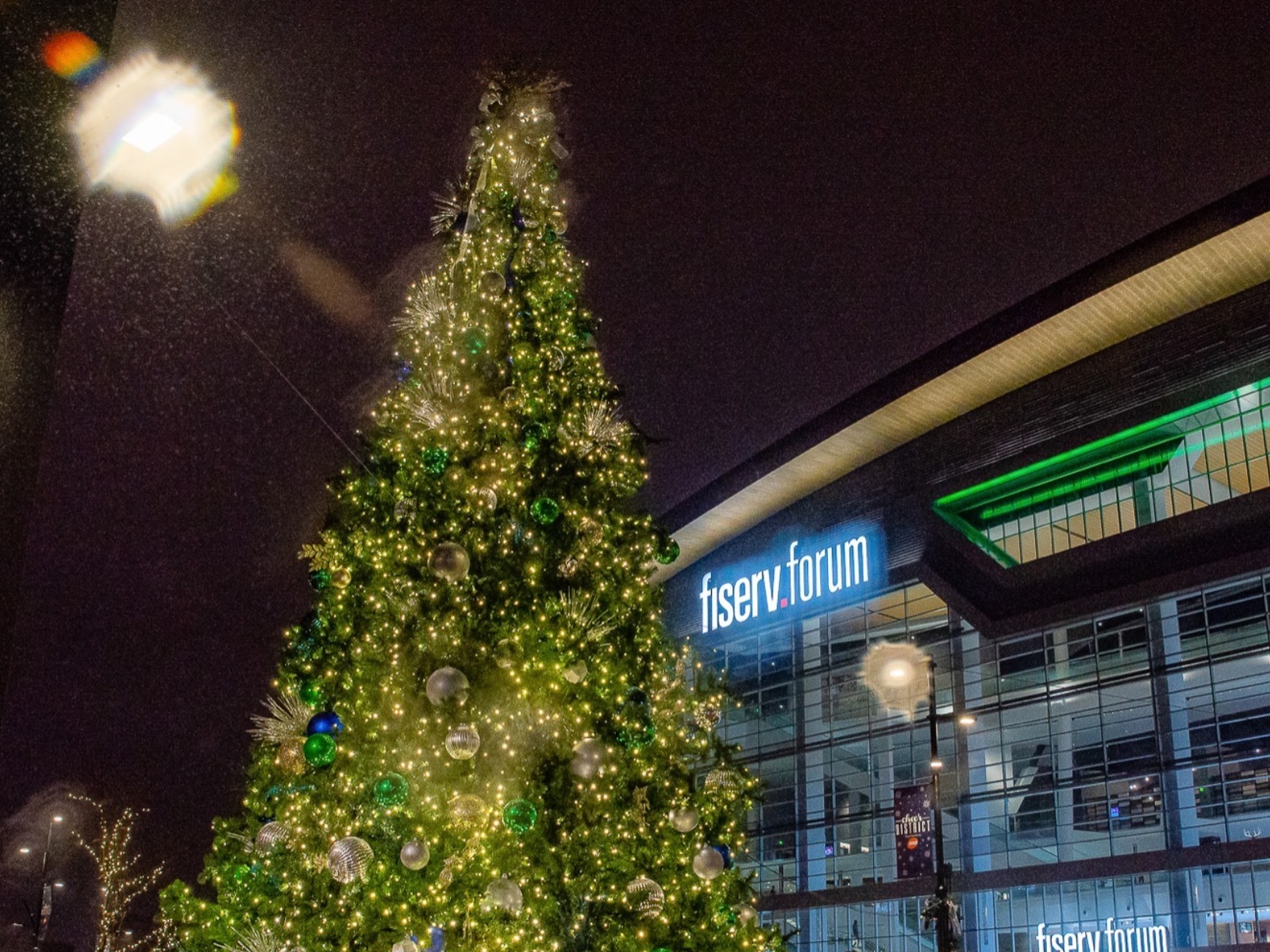 Kwik Trip 25 Days Of Christmas 2022 Win Free Tickets From Fiserv Forum With 12 Days Of Giveaways