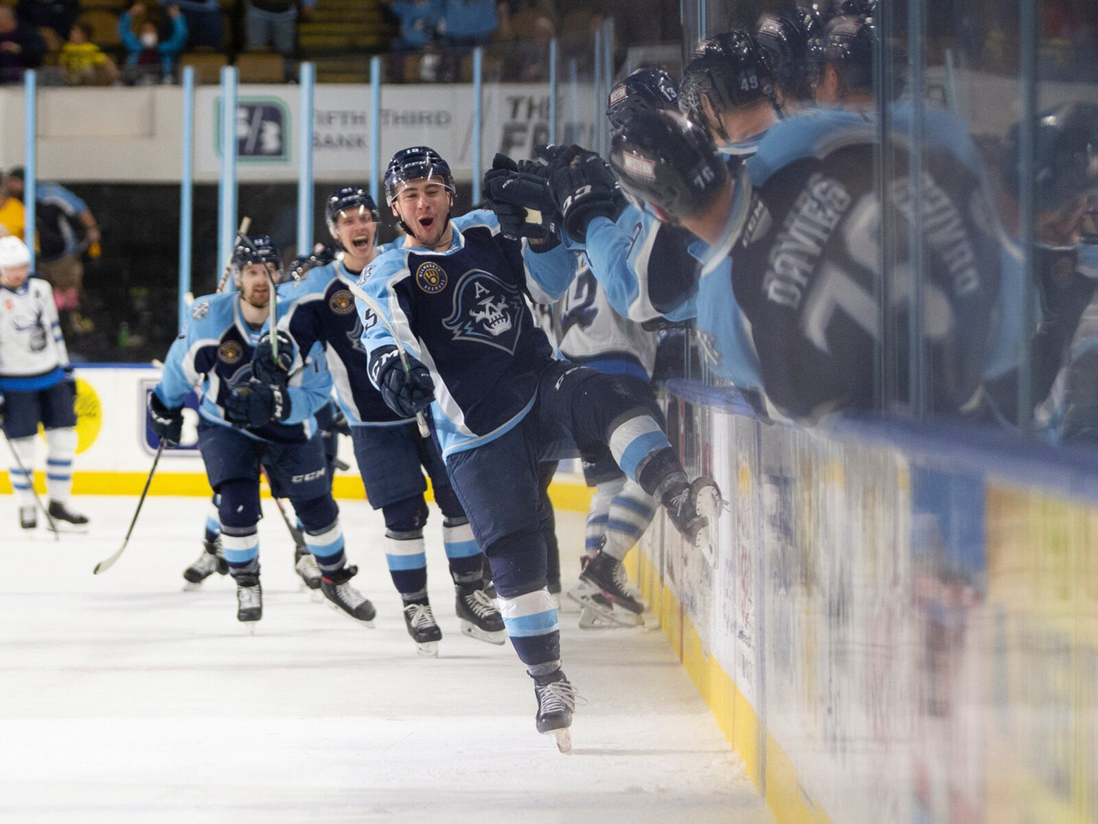 Crews begin prepping for new season of Milwaukee Admirals hockey