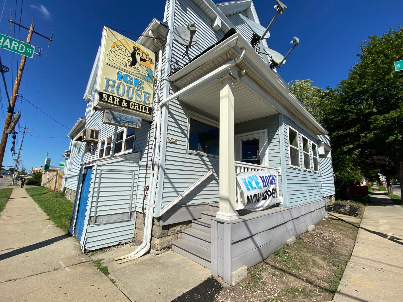 Sweet Summertime Delights: Tubby’s Ice House In All Its Glory