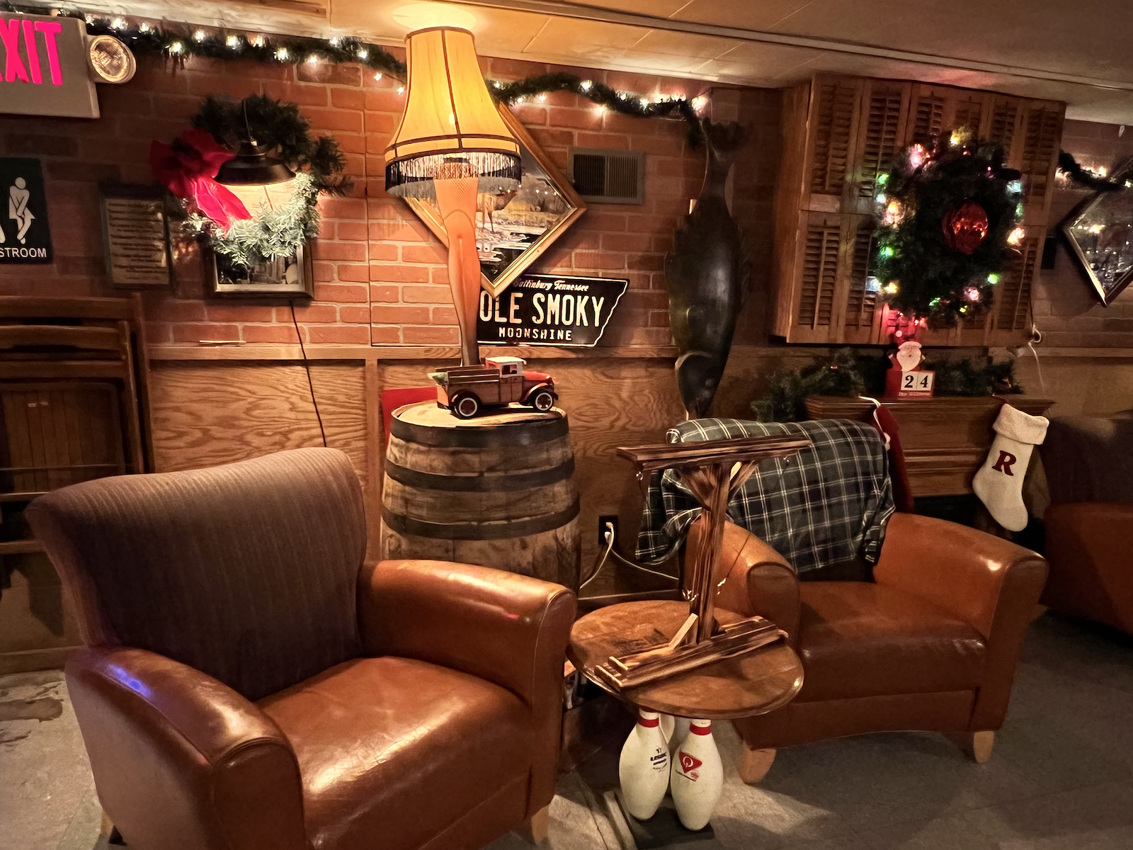 Holiday Hidden Gem: The Oaks Lounge