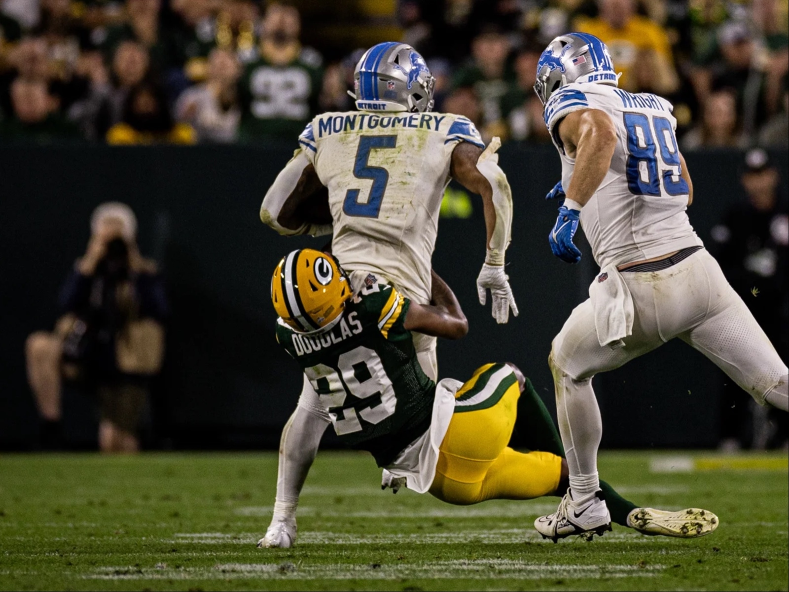 David Montgomery runs wild as Lions beat Packers 34-20 to take