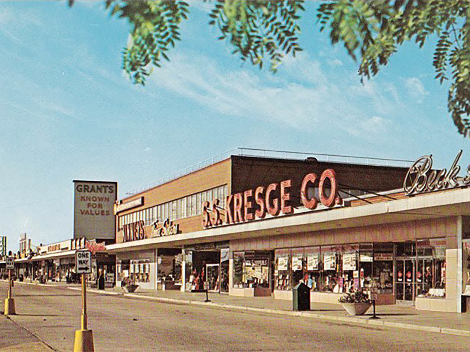 10 vintage images of the pioneering Southgate Mall