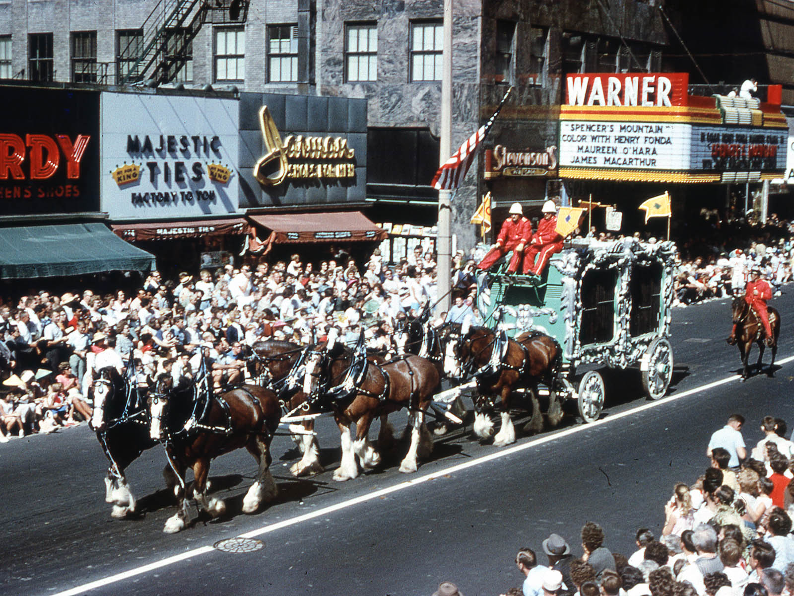 Amazing images capture Milwaukee's first Great Circus Parade Flipboard