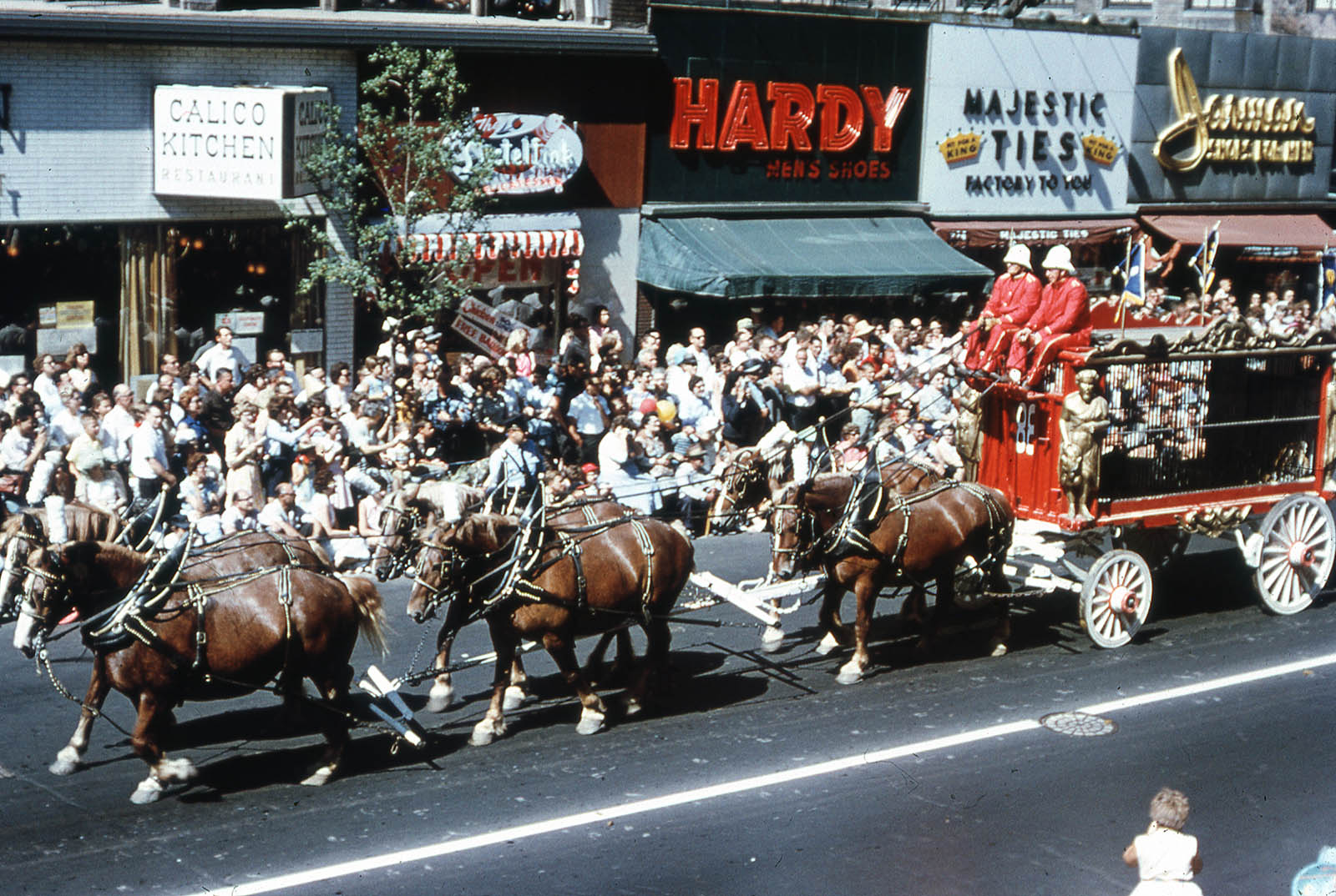 Amazing images capture Milwaukee's first Great Circus Parade