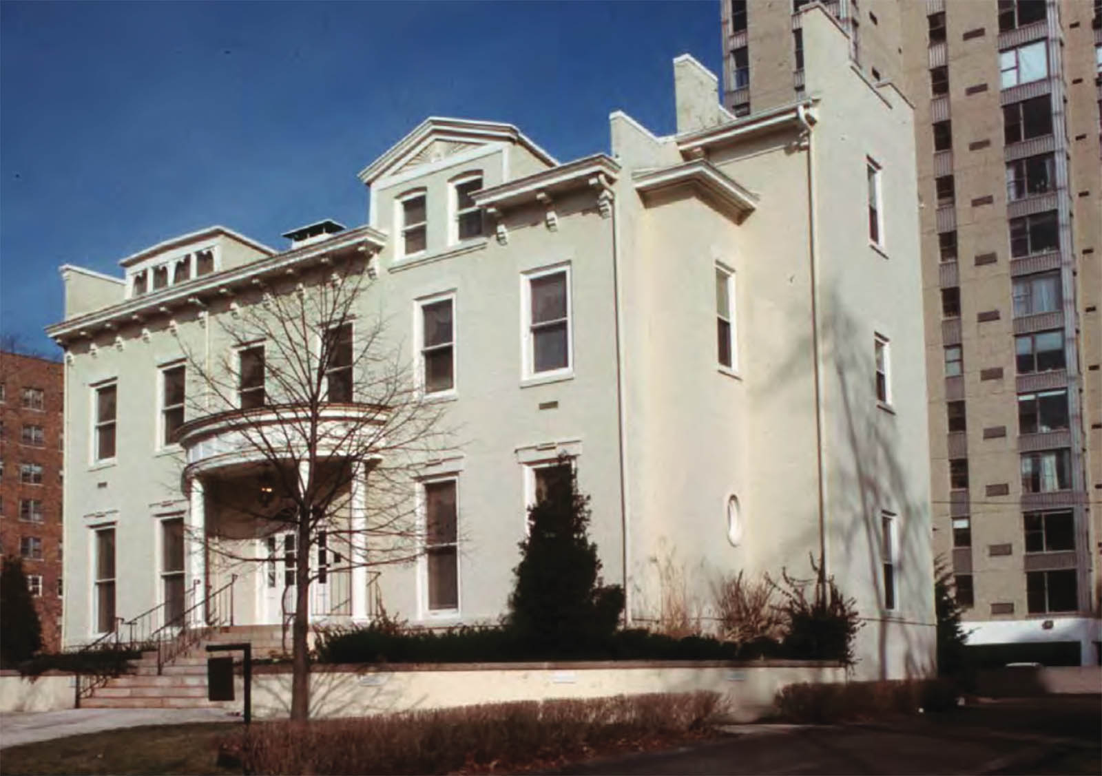 Curved porch