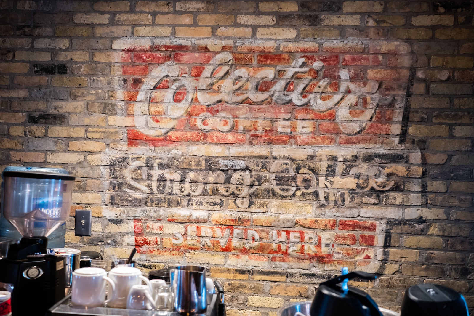 Colectivo ghost sign