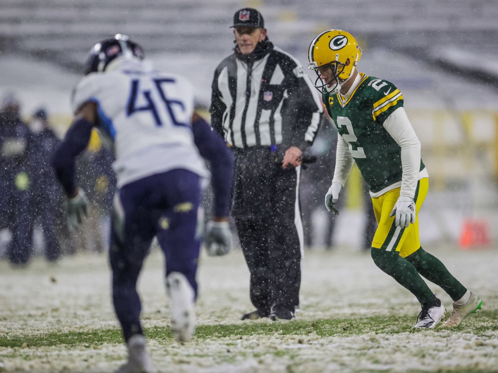 13 cool images from the Packers' snowy smackdown of the Titans