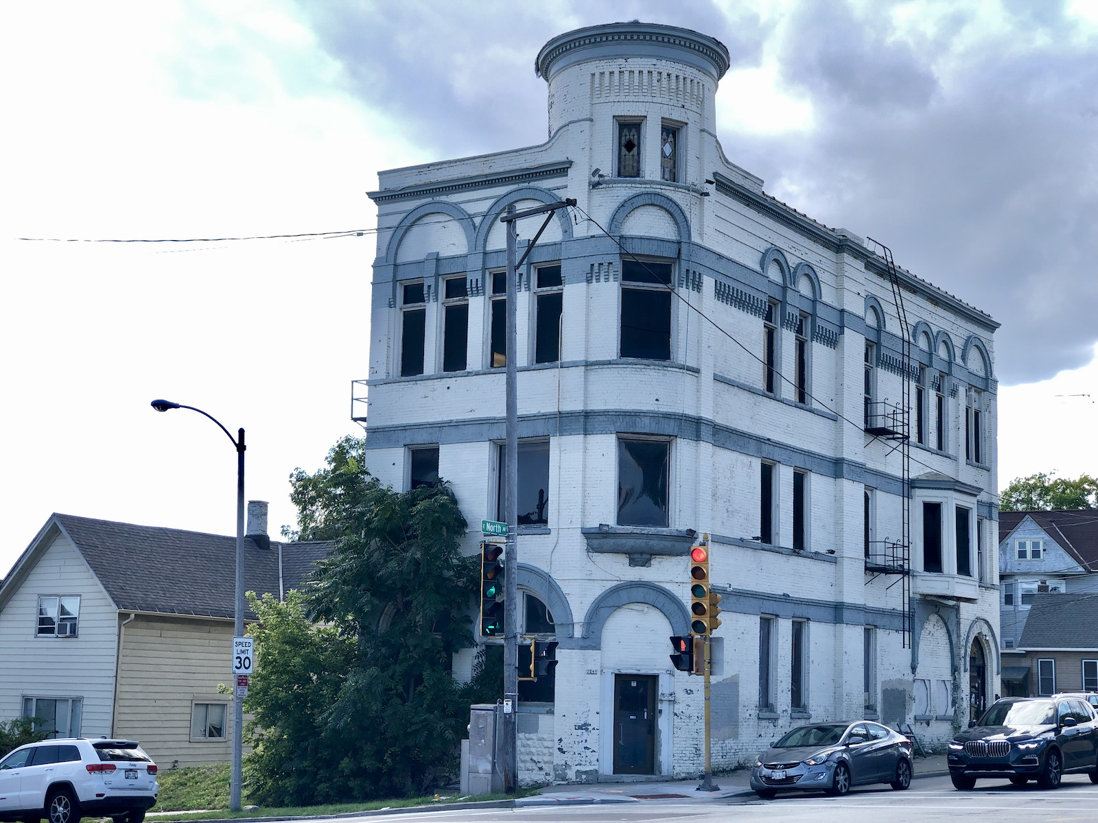 Humboldt Gardens building