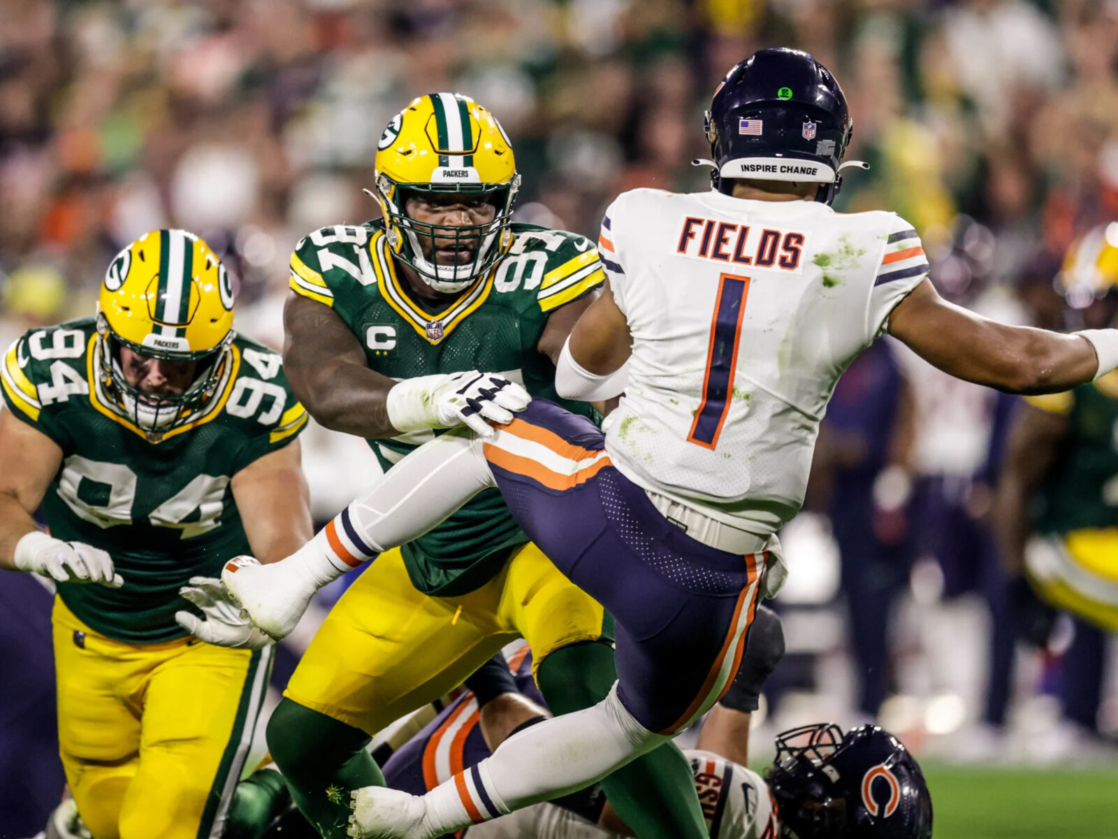 Packers Bounce Back, Beat Bears 27-10