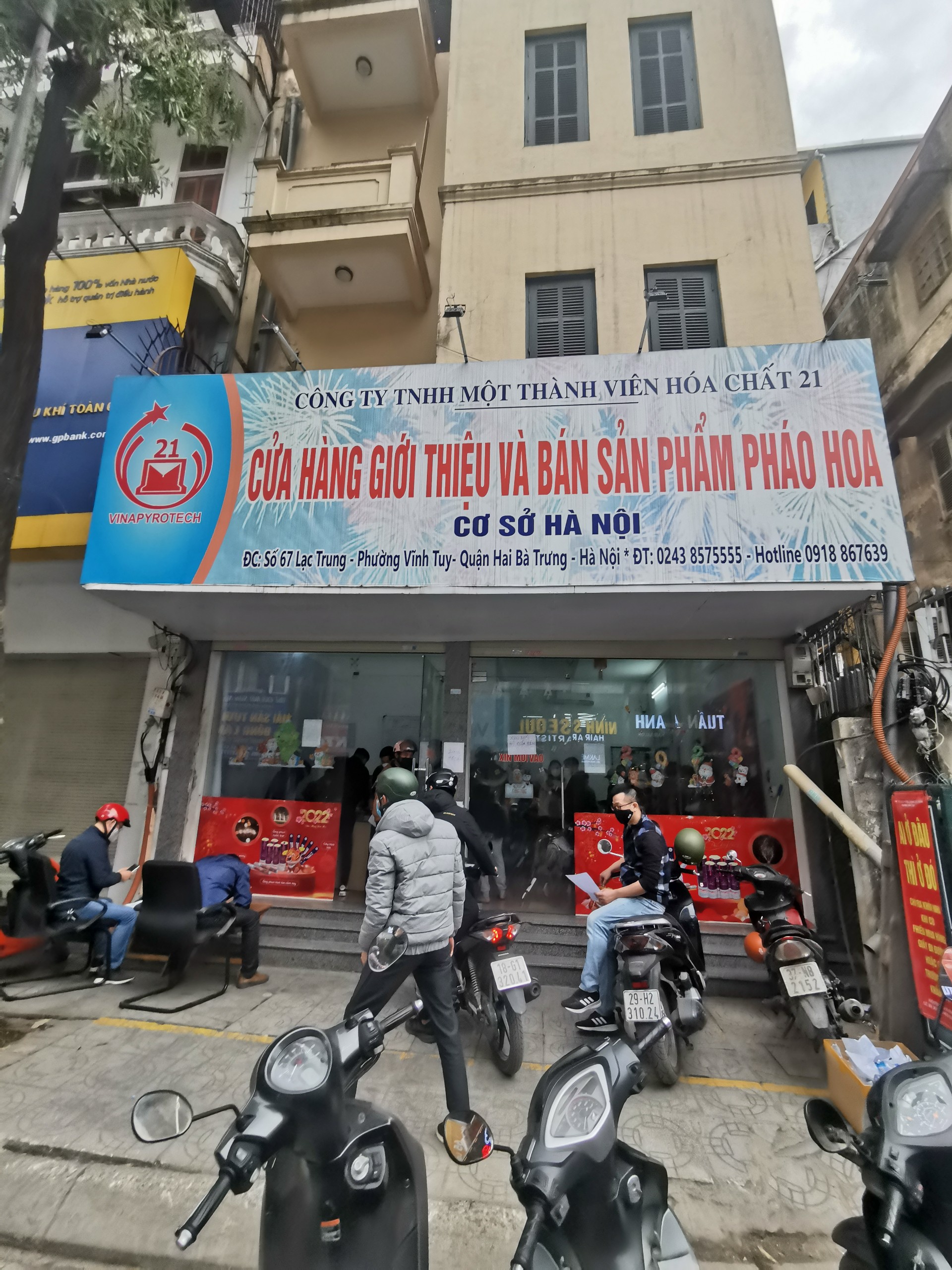 Bán pháo hoa 67 Lạc Trung Quận Hai Bà Trưng Hà Nội