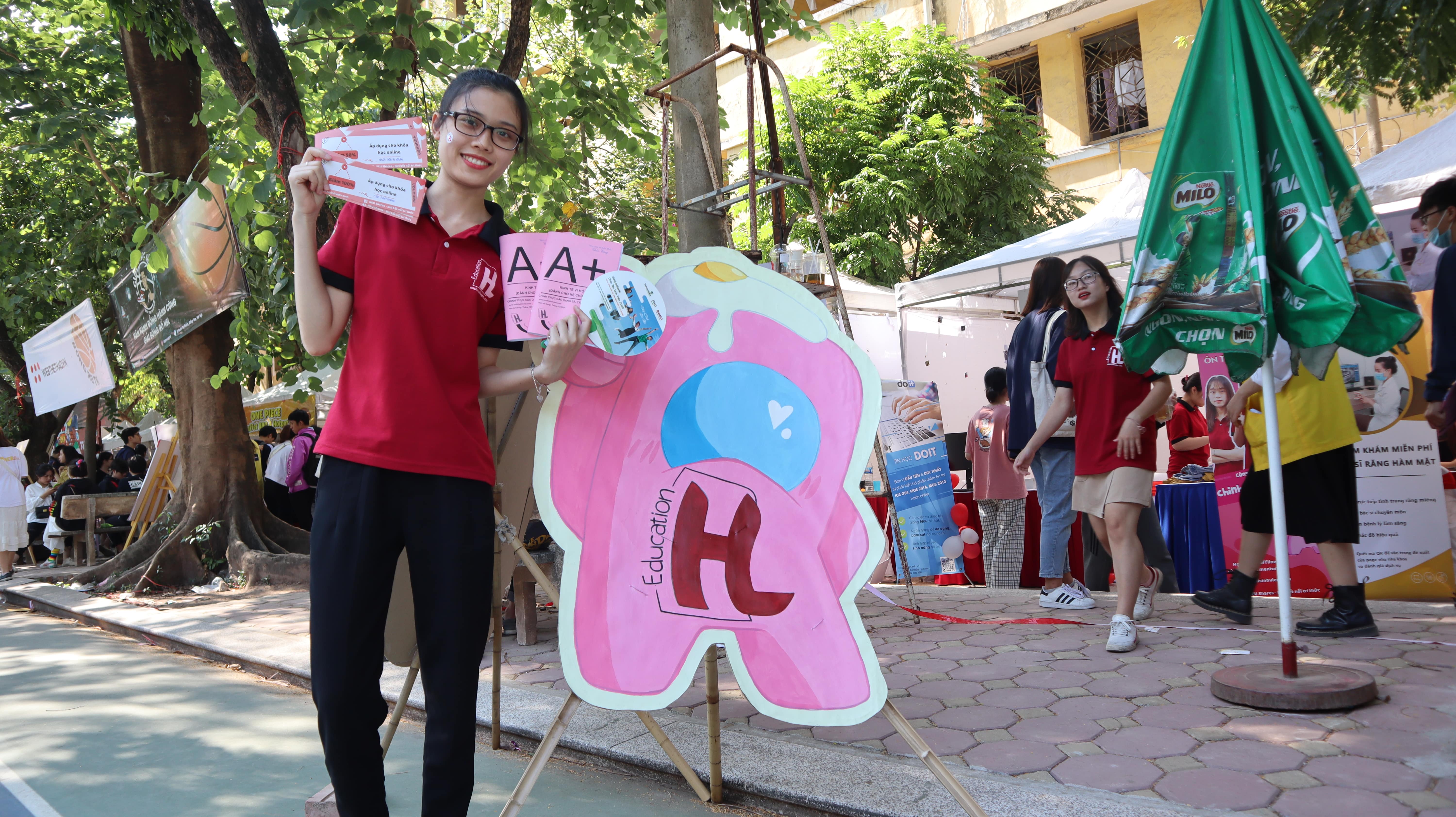 Linh vật Ôn thi sinh viên 2020