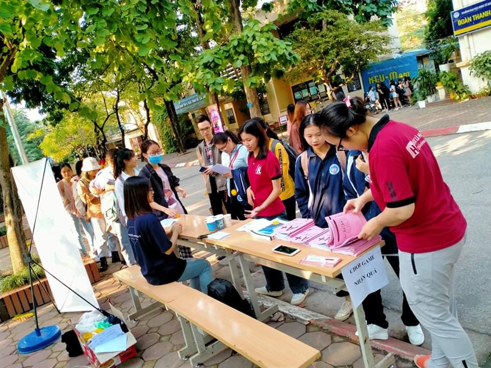 Đặt bàn truyền thông NYF 2020