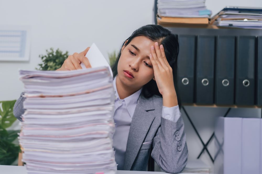 社福領域永遠缺工，做好事的代價就是自我犧牲？一個「貓世代」族群提出的結構反思