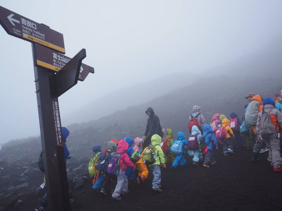 眼看日本幼兒園小孩登上富士山 讓我想起台灣 李淑菁 有機教育 獨立評論