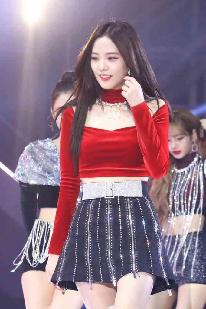 Phong cách thời trang Jisoo (BLACKPINK)