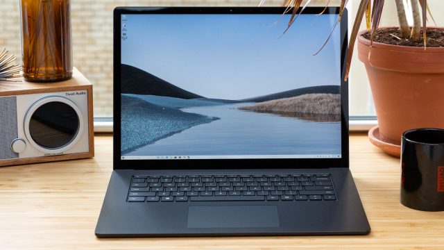 Laptop Microsoft Surface Laptop 3. (Ảnh: Tom's Hardware)