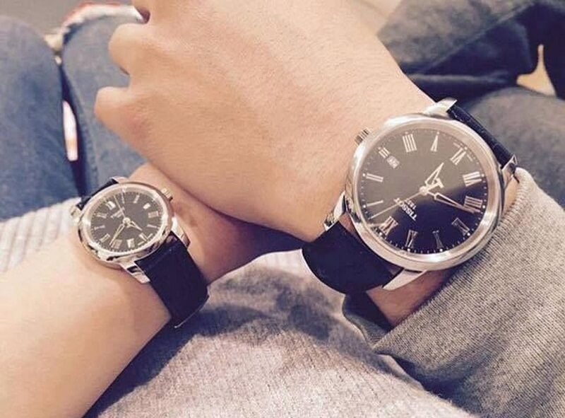 tặng quà gì cho kỉ niệm 1 năm yêu nhau - Có nhiều mẫu đồng hồ đôi dành cho bạn. (Ảnh: xwatchluxury.vn)