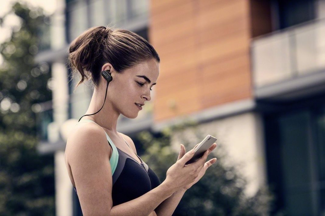 Tai nghe bluetooth thể thao tốt đảm bảo chất lượng âm thanh trong quá trình vận động. (Ảnh: nhattao.com)