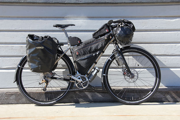 Touring bike có trọng lượng không quá nặng nên có thể sử dụng cho những chuyến du lịch xa