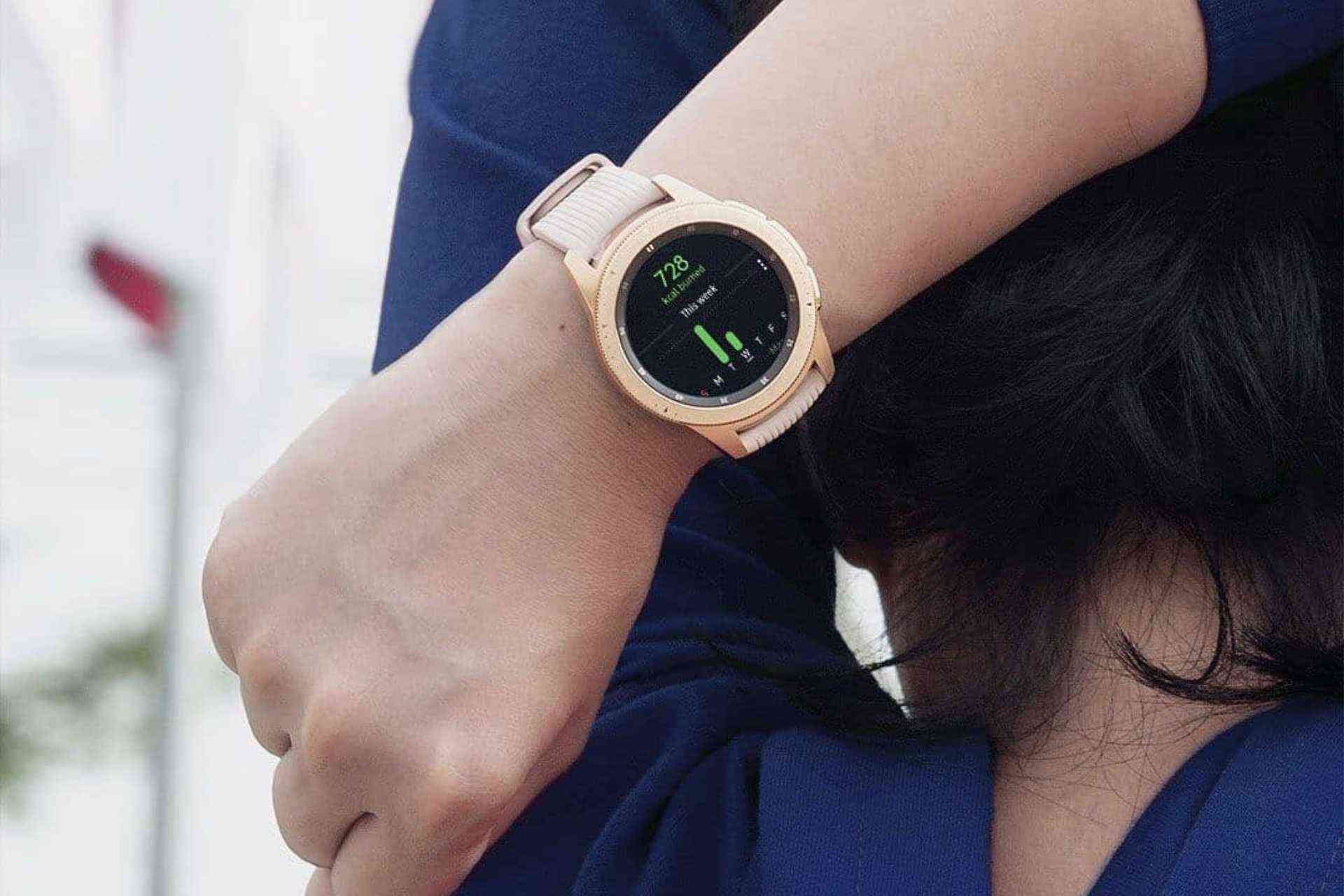 Đồng hồ thông minh chống nước Samsung