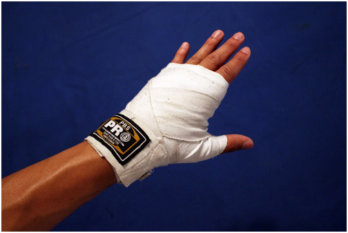 Quấn băng găng tay boxing hoàn chỉnh (Nguồn: thegioiboxing.com)