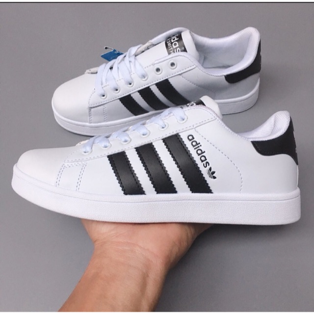 Adidas là thương hiệu sneaker quá quen thuộc với người Việt