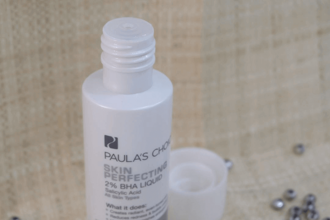 Paula’s choice skin perfecting 2 BHA có kết cấu lỏng, giống nước