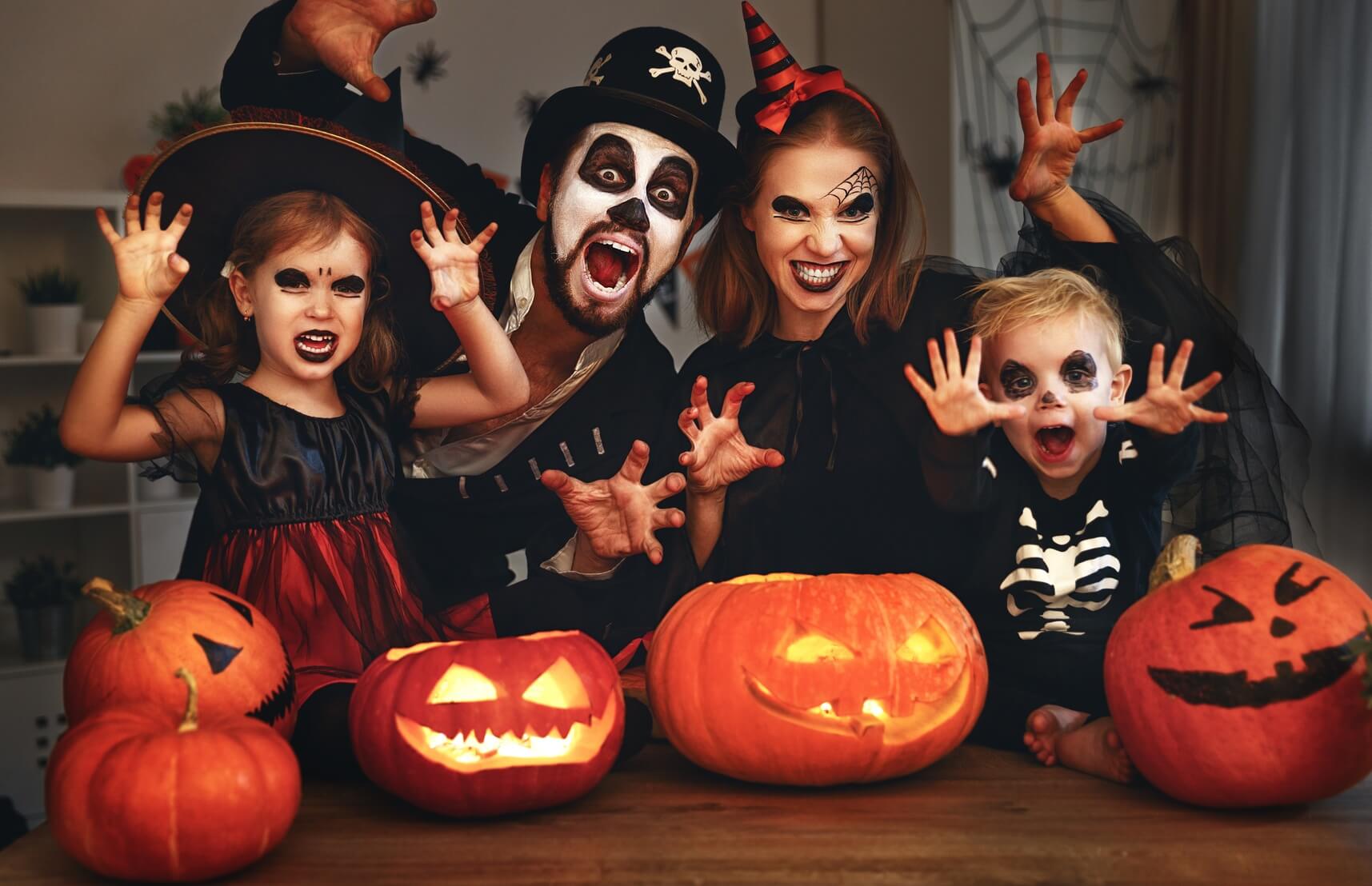 Halloween: Trong không khí của ngày lễ Halloween đang đến gần, hãy cùng thưởng thức những hình ảnh đầy ma mị và huyền bí để tăng thêm chút sự kịch tính cho đêm Halloween của bạn.