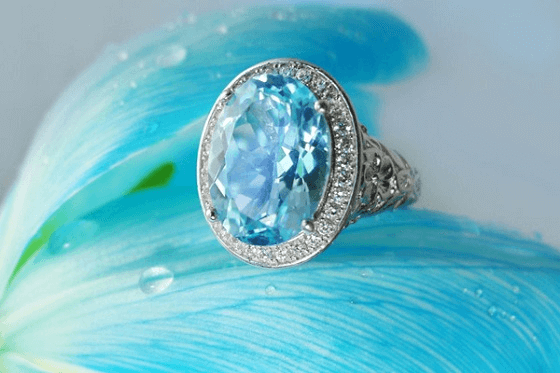 Trang sức đính đá Sapphire cho người mệnh Thủy