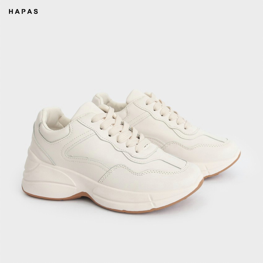 Với từng đường may tinh tế sang trọng, giày thể thao nữ Sneaker da mịn HAPAS - GSK21 được các bạn nữ yêu thích. 