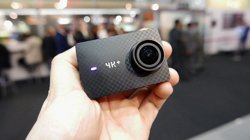 Camera Yi 4K + Action có thiết kế nhỏ gọn, sang trọng thích hợp cho các chuyến đi phượt dài ngày 