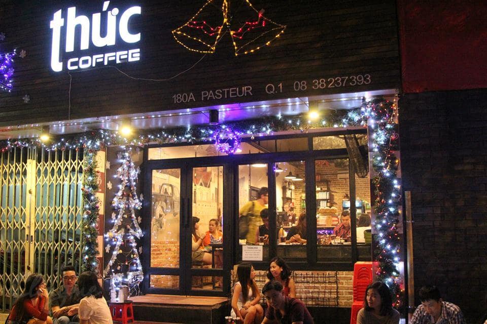 Thức Cafe là quán cafe mở xuyên đêm có mặt đầu tiên tại Sài Gòn. 