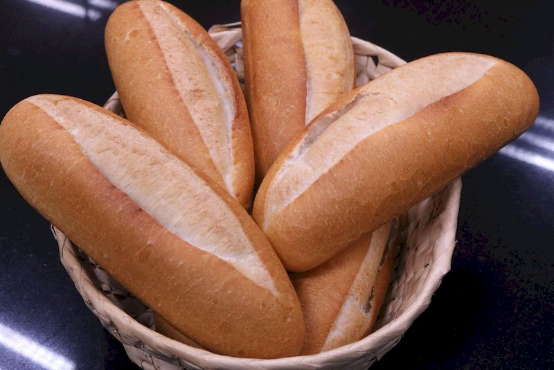 Hướng dẫn cách làm bánh mì tại nhà đơn giản.