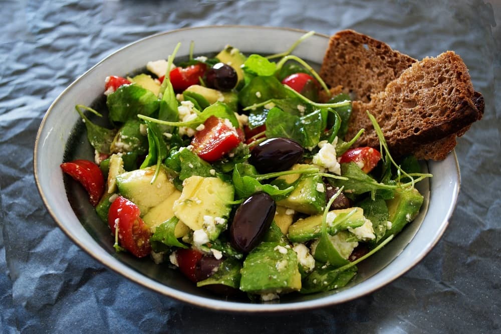 Sử dụng Salad bơ vừa ngon miệng lại giảm cân hiệu quả
