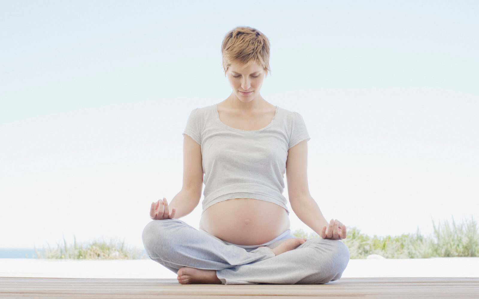 Yoga là một trong những bộ môn khoa học giúp rèn luyện tâm lý cho các thai phụ.