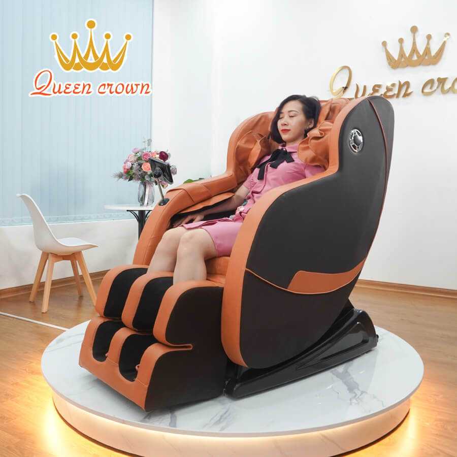 Ghế massage Queen Crown có tốt không là băn khoăn của nhiều người khi tìm hiểu về các dòng ghế massage chất lượng cao, giá tốt.