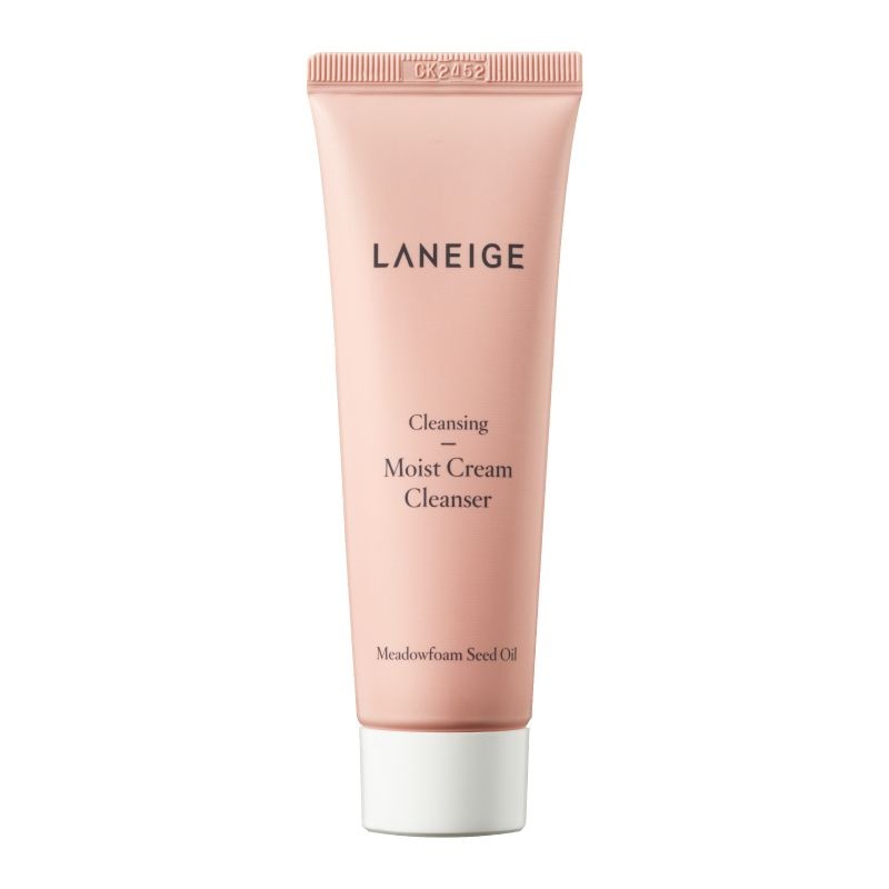 Laneige Moist Cream Cleanser giúp làm sạch từ sâu bên trong lỗ chân lông