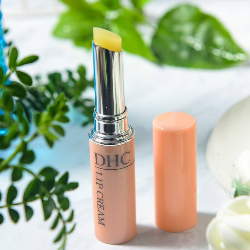 Son dưỡng môi chống nắng DHC Lip Cream.