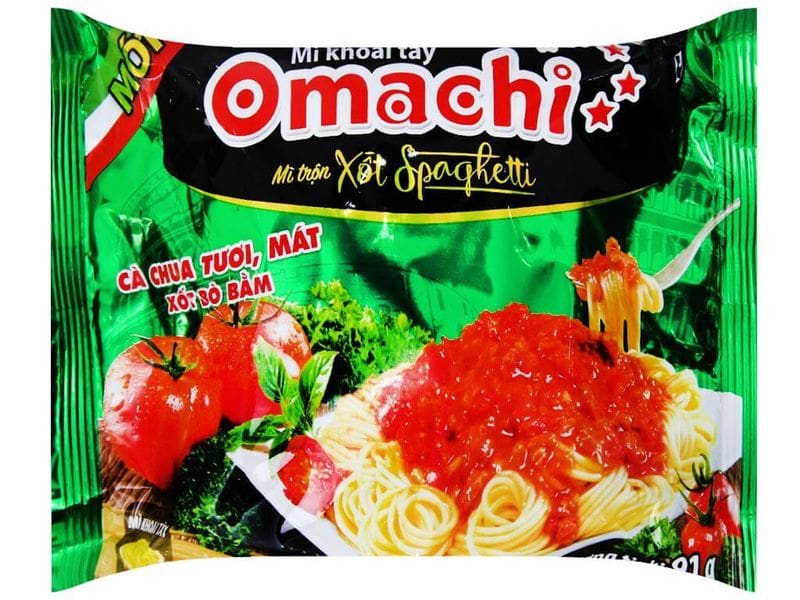 Mì trộn Omachi xốt spaghetti. 