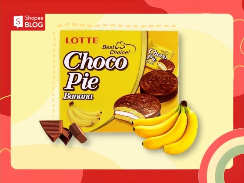 Chocopie chuối của Lotte là sự kết hợp giữa chuối và socola (Nguồn: Shopee Blog)