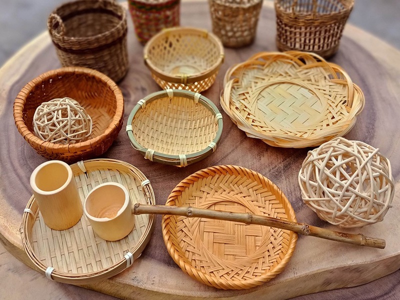 Vật dụng trang trí bằng mây tre
