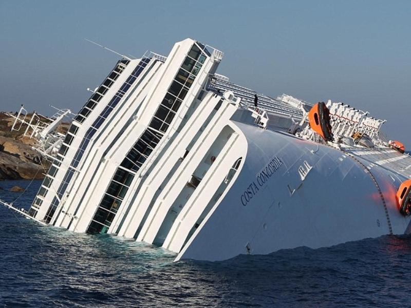 Tàu du lịch Costa Concordia của Ý bị mắc cạn (Nguồn: giaoduc.net.vn)