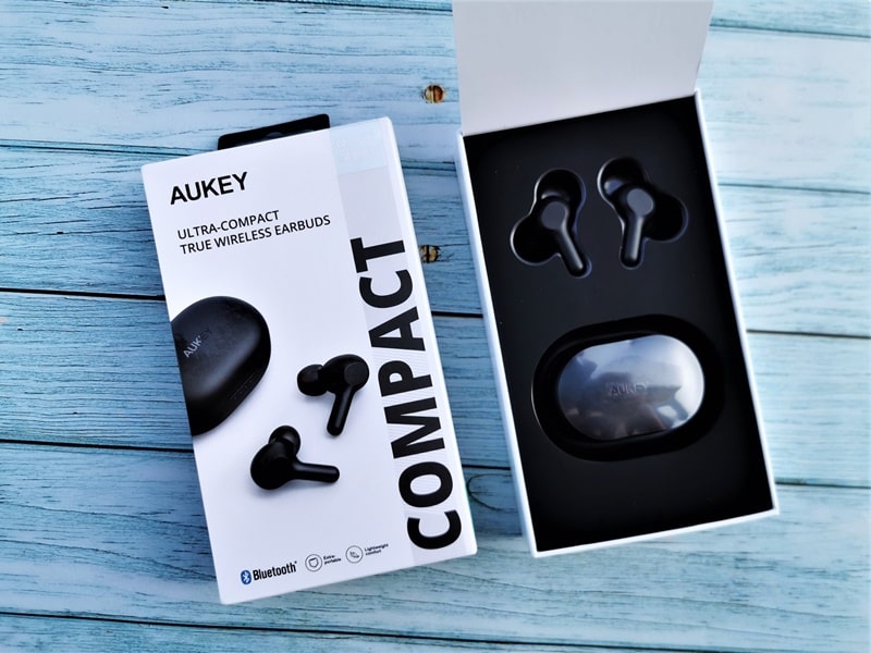 Hộp đựng tai nghe Bluetooth Earbuds Aukey EP-T25