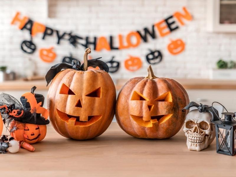 Ý tưởng trang trí Halloween bằng bí ngô