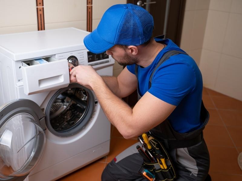 Sửa bơm xả máy máy giặt khi bị kẹt 