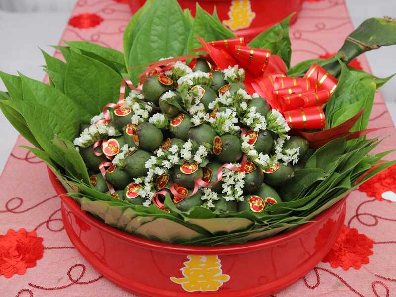 Mâm trầu cau là sính lễ không thể thiếu trong văn hóa cưới hỏi của người Việt