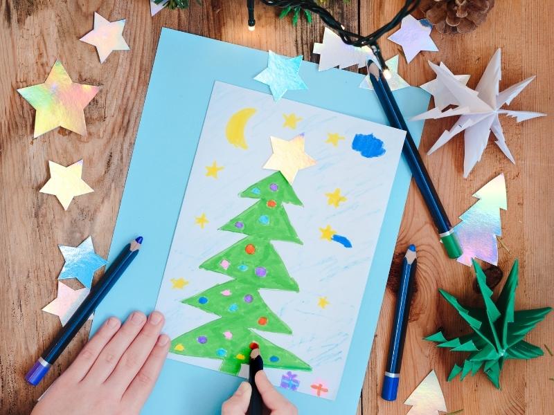 Dụng cụ vẽ cây thông Noel cho bé 