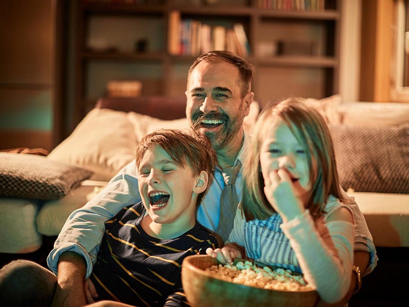 Xem phim và nhâm nhi snack sẽ là những trải nghiệm thú vị